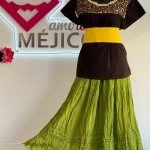 BLUSA SENCILLA BORDADA EN PECHO T-M