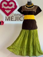 BLUSA SENCILLA BORDADA EN PECHO T-M