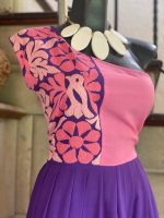 VESTIDO FRIDA CORTO MORADO CON ROSA T-CH - Imagen 2