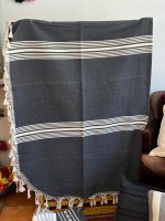 COLCHA ARTESANAL MATRIMONIAL GRIS/NATURAL - Imagen 3