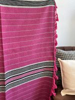 COLCHA ARTESANAL MATRIMONIAL FUCSIA - Imagen 2